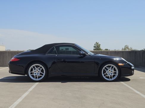 Used 2011 Porsche 911 Carrera RWD image 9