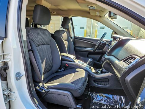 Used 2018 Dodge Journey SXT w/ Blacktop Package FWD image 31
