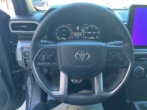 Used 2025 Toyota Tacoma TRD Sport image 40