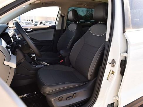 Used 2023 Volkswagen Taos SE w/ Panoramic Sunroof Package image 20