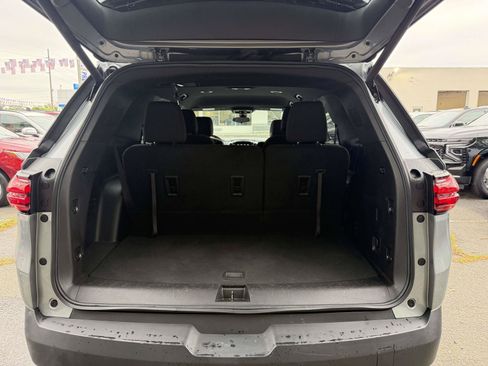 Used 2023 Chevrolet Traverse LT AWD/4WD image 6