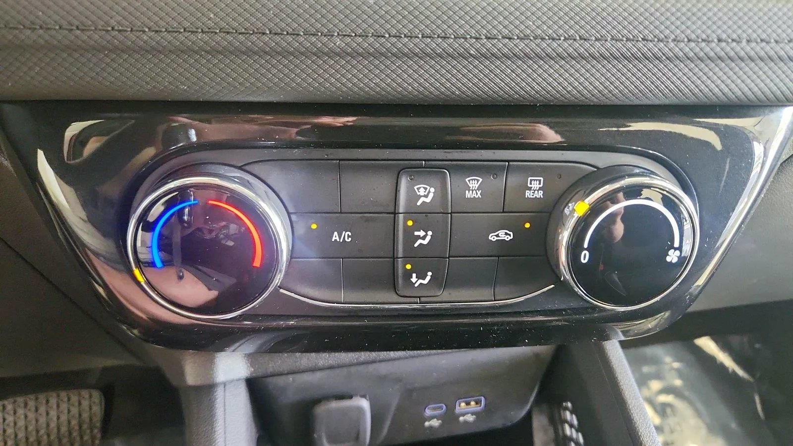 Used 2025 Chevrolet TrailBlazer LT AWD/4WD image 22