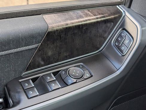 Used 2021 Ford F150 Lariat w/ Tow Technology Package image 23