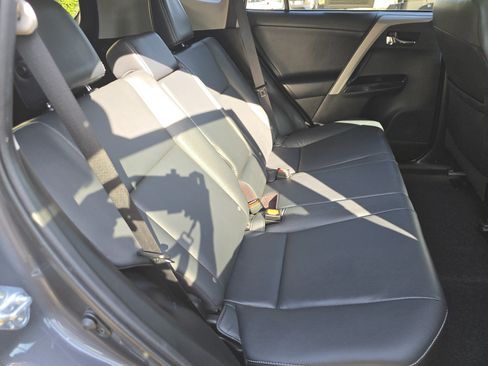 Used 2016 Toyota RAV4 Limited AWD/4WD image 19