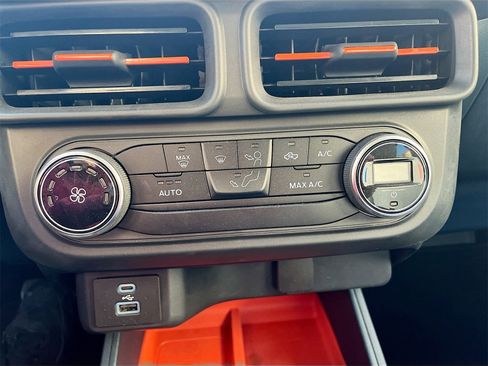 Used 2022 Ford Maverick XLT image 15