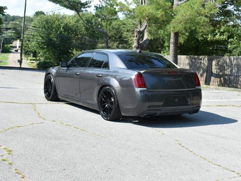 Used 2017 Chrysler 300 S w/ 300S Premium Group 2 w/2_L RWD image 4