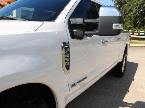 Used 2018 Ford F250 Platinum w/ Platinum Ultimate Package AWD/4WD image 26