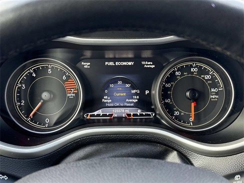 Used 2017 Jeep Cherokee Limited image 27