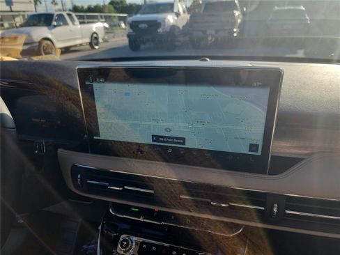 New 2026 Lincoln Corsair Premiere image 25