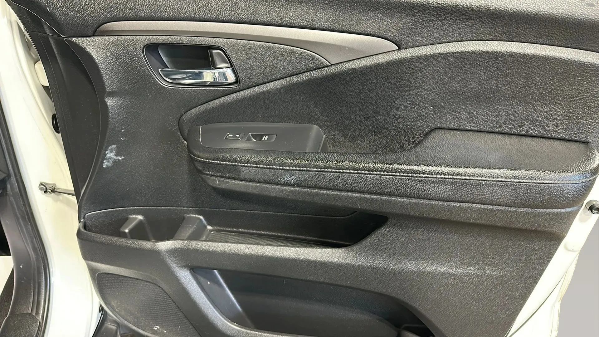 Used 2019 Honda Pilot LX image 19