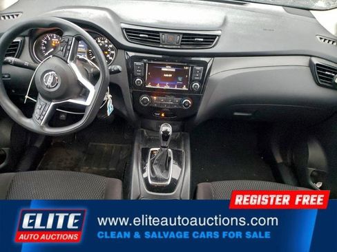 Used 2020 Nissan Rogue Sport S image 16