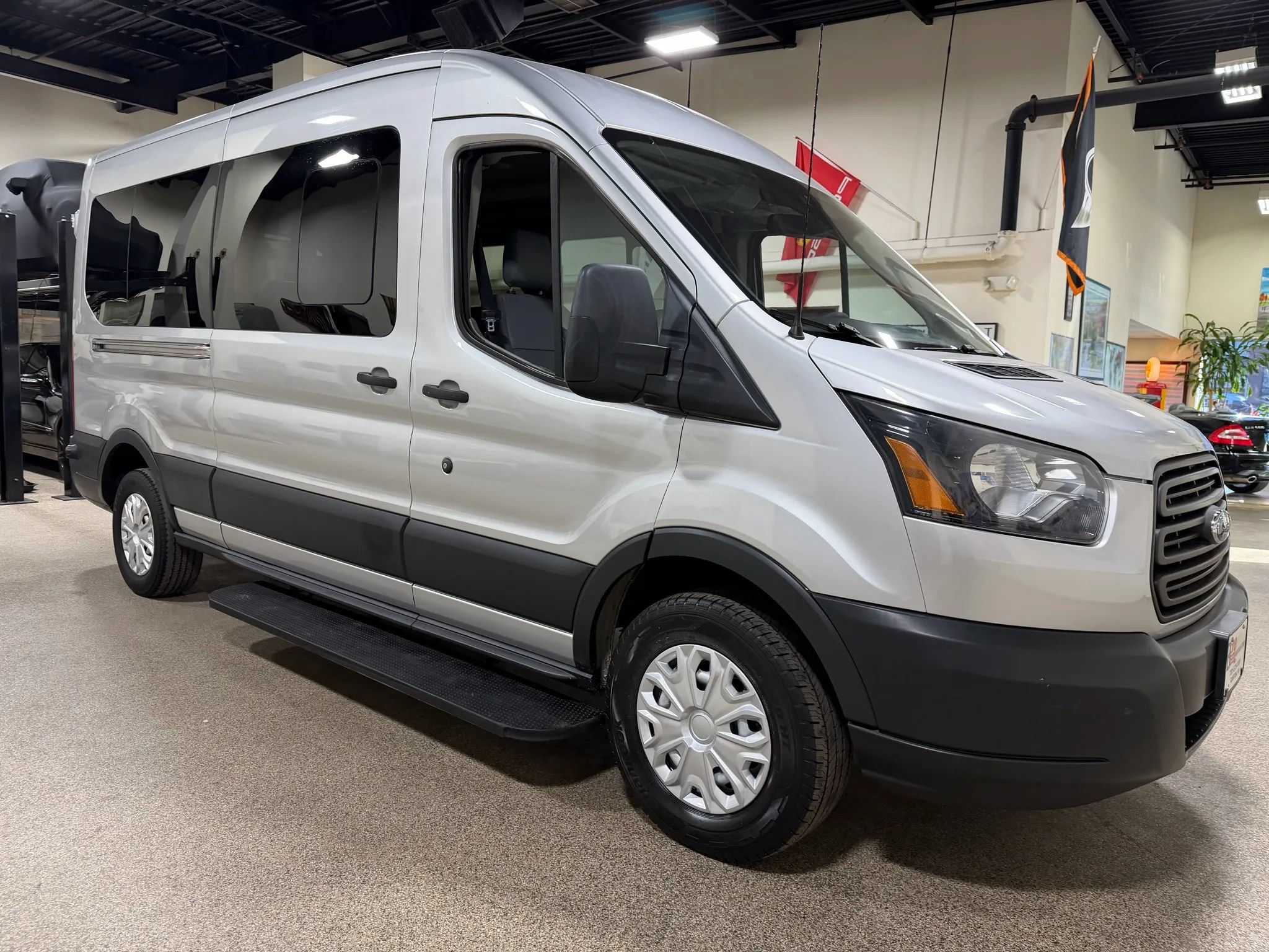 Used 2015 Ford Transit 250 148 Medium Roof RWD image 13