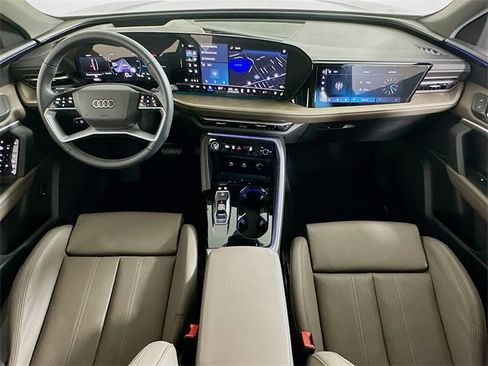 Used 2025 Audi Q5 Prestige image 13