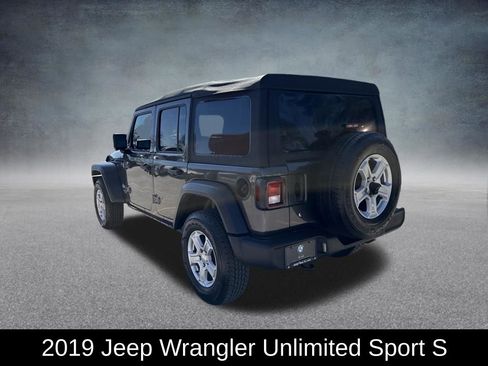 Used 2019 Jeep Wrangler Unlimited Sport S image 3