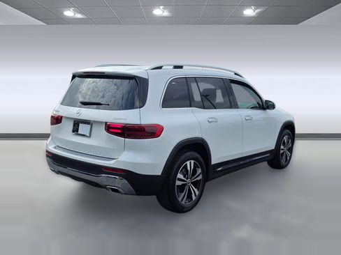 Certified 2026 Mercedes-Benz GLB 250 4MATIC image 7