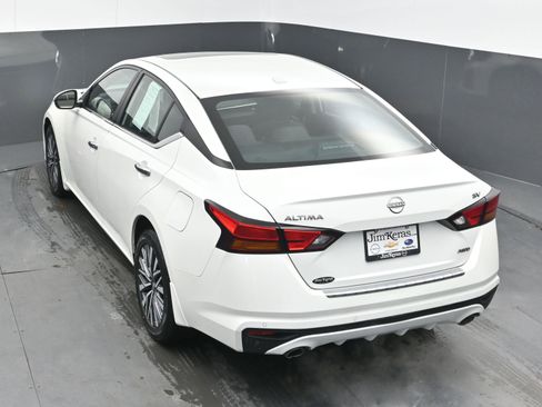 Used 2023 Nissan Altima 2.5 SV w/ SV Premium Package image 34