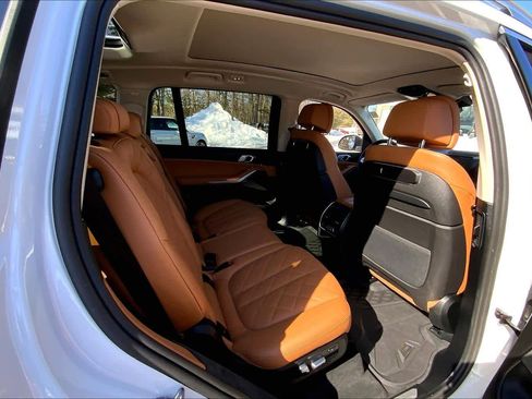 Used 2026 BMW X7 xDrive40i image 19