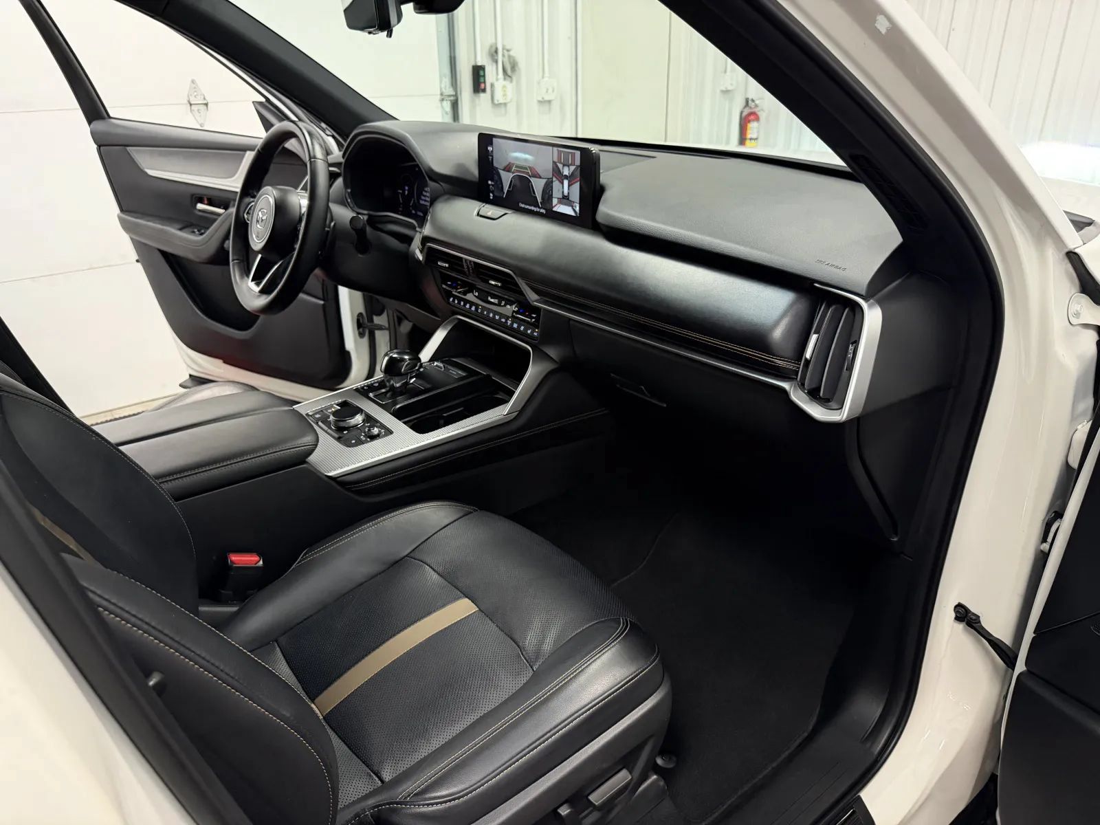 Used 2024 MAZDA CX-90 Plug-In Hybrid w/ Premium Plus AWD/4WD image 49