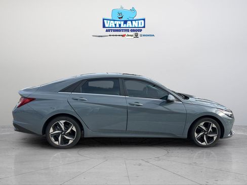 Used 2023 Hyundai Elantra Limited image 6