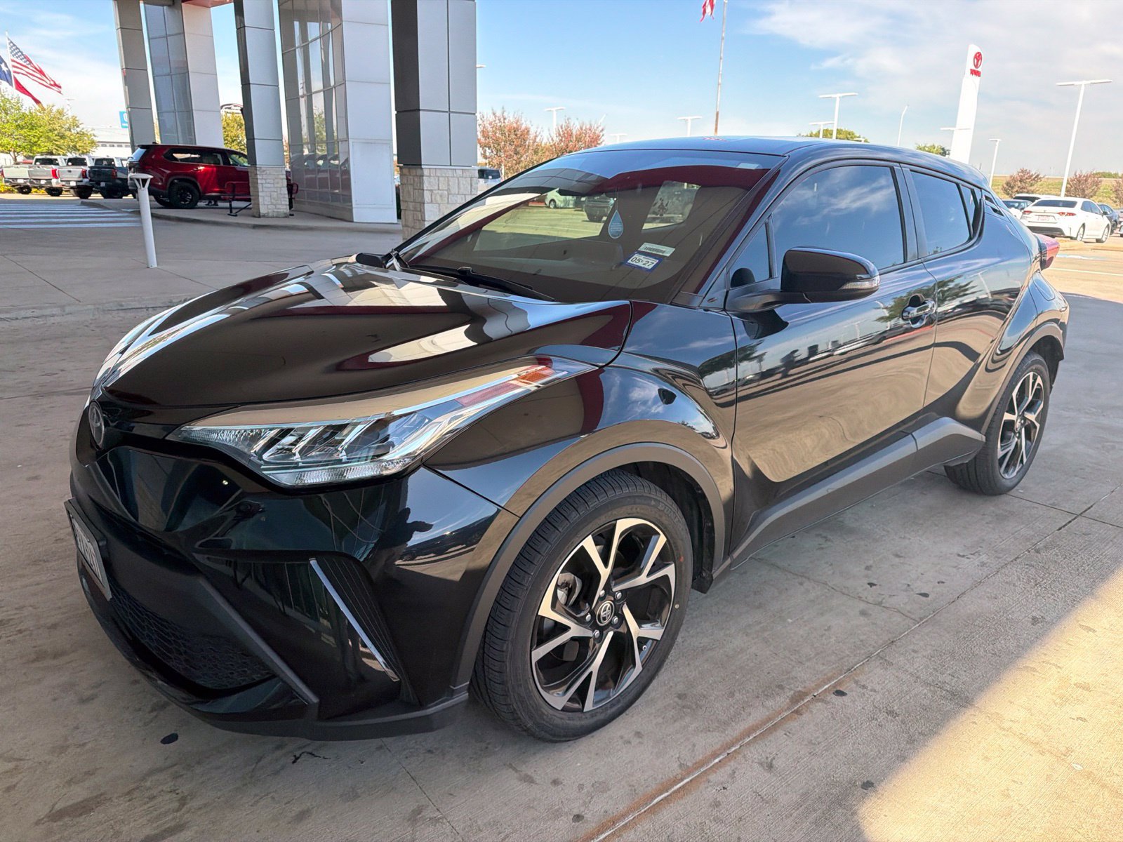 Used 2021 Toyota C-HR XLE FWD image 1