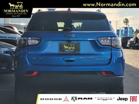 Used 2025 Jeep Compass Limited AWD/4WD image 5