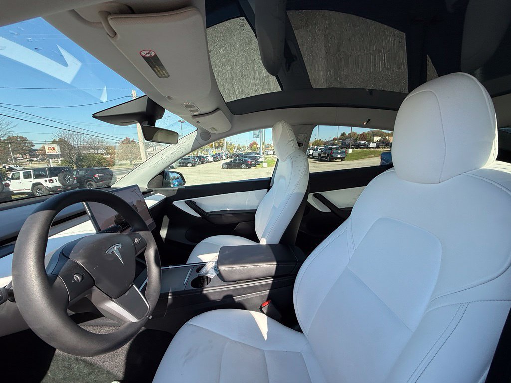 Used 2022 Tesla Model Y Long Range AWD/4WD image 12