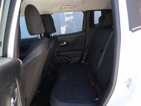 Used 2020 Jeep Renegade Altitude FWD image 10