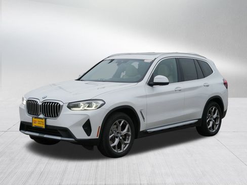Used 2022 BMW X3 xDrive30i w/ Premium Package image 3