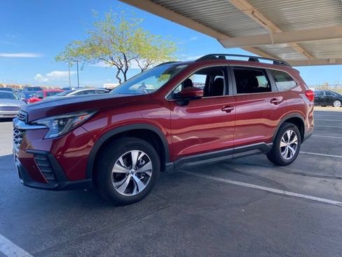 Used 2025 Subaru Ascent Premium AWD/4WD image 1