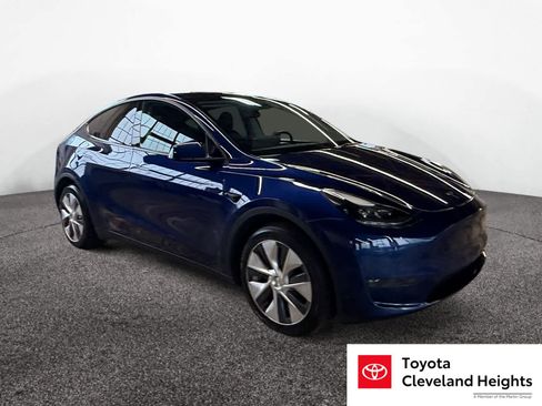 Used 2023 Tesla Model Y AWD image 7