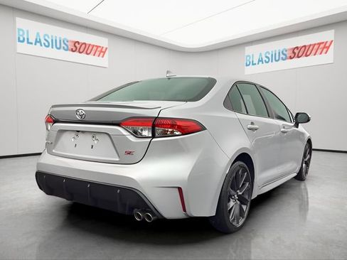 Used 2024 Toyota Corolla SE FWD image 3