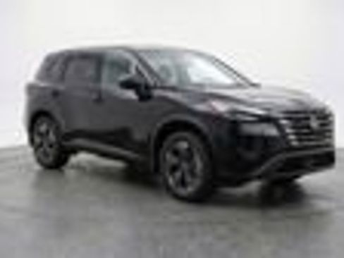 Used 2025 Nissan Rogue SV FWD image 9