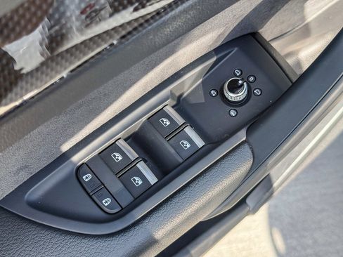 Used 2022 Audi SQ5 Premium w/ Convenience Package image 24