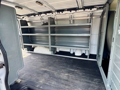 Used 2015 Chevrolet Express 2500 RWD image 14