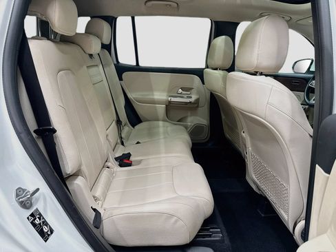 Used 2022 Mercedes-Benz GLB 250 4MATIC image 28