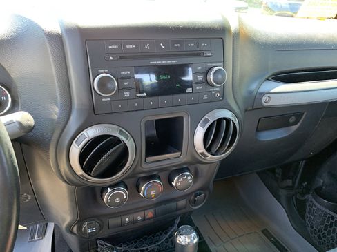 Used 2016 Jeep Wrangler Sport w/ Quick Order Package 24S AWD/4WD image 25