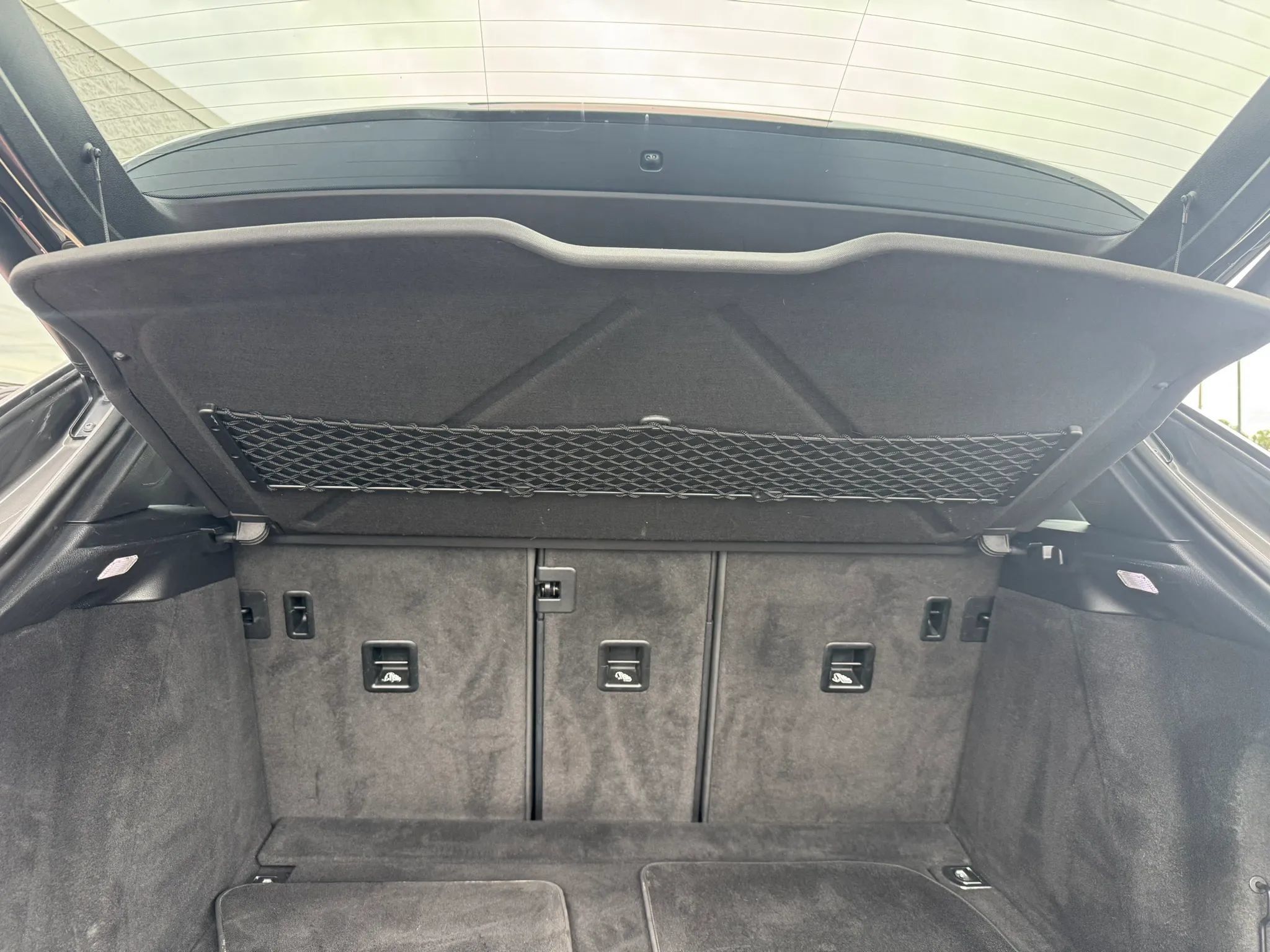Used 2018 Porsche Macan AWD/4WD image 43