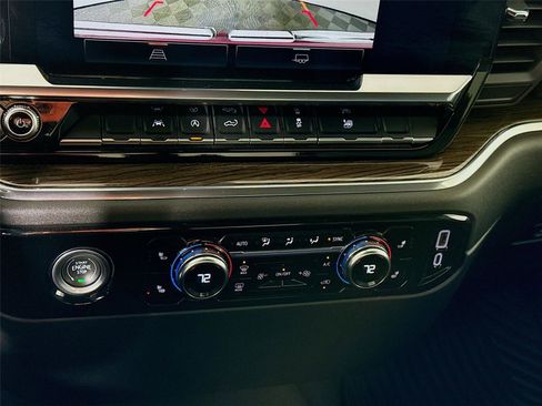 Used 2023 GMC Sierra 1500 Elevation AWD/4WD image 9