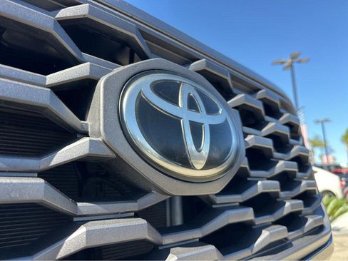 Used 2022 Toyota Tacoma TRD Off-Road image 43