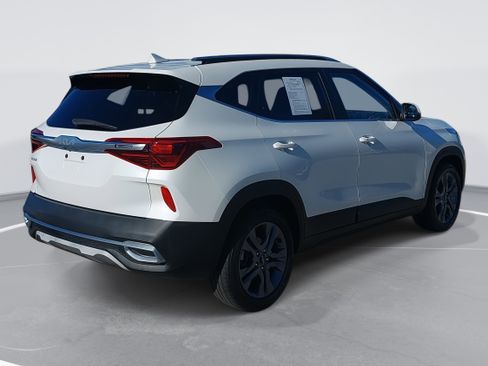 Used 2023 Kia Seltos S w/ Navigation Package image 5
