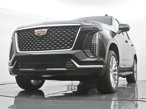 New 2026 Cadillac Escalade 4WD w/ LPO, Floor Liner Package image 15