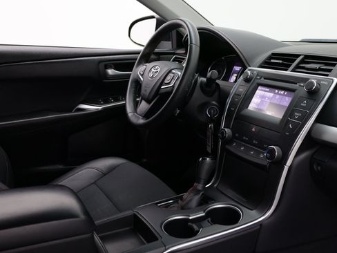 Used 2017 Toyota Camry SE FWD image 31
