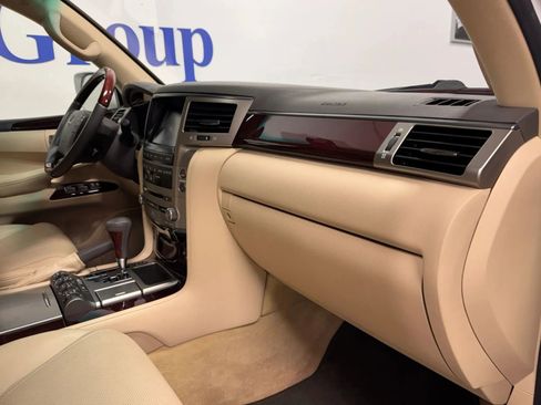 Used 2013 Lexus LX 570 LX 570 Sport Utility 4D image 13