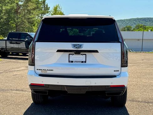 Used 2025 Cadillac Escalade Sport w/ LPO, ONYX Package AWD/4WD image 4