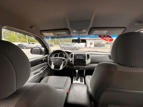 Used 2014 Toyota Tacoma 4x4 Double Cab w/ SR5 Package image 17