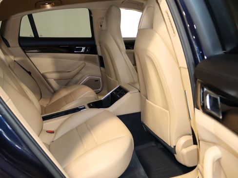 Used 2018 Porsche Panamera 4 image 82