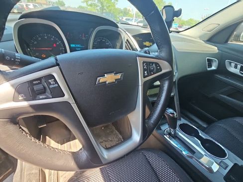 Used 2017 Chevrolet Equinox LT w/ Convenience Package AWD/4WD image 6