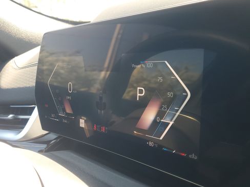 Used 2025 BMW X2 xDrive28i w/ Premium Package image 28