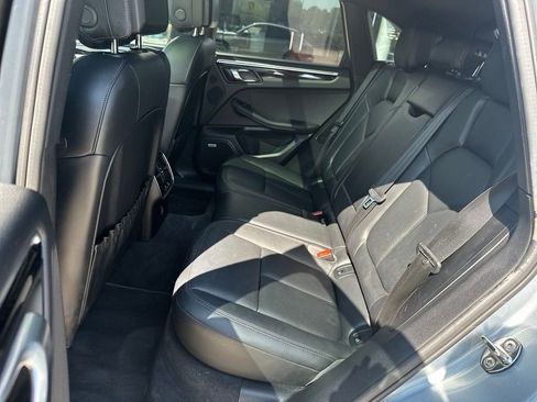 Used 2020 Porsche Macan image 25