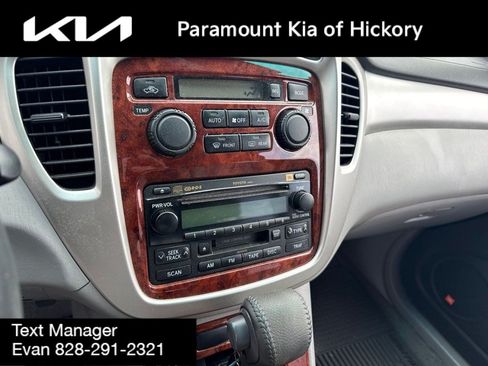 Used 2005 Toyota Highlander 2WD V6 w/ 3rd Row image 12